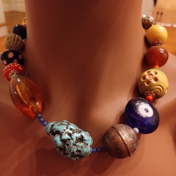 Jewelry - SAVE Pre-Owned Costume Multicolored Beaded Necklace
